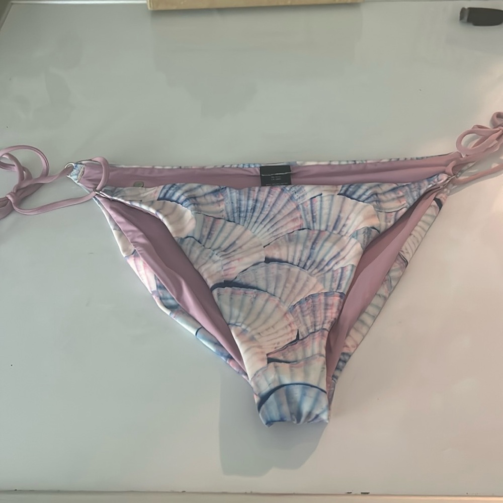Dolce vita shell bikini bottom